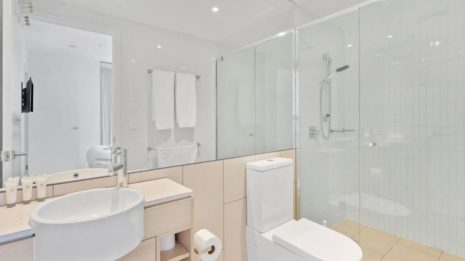 Apartmán Broadbeach 2B2B Apt Free Parking Gold Coast